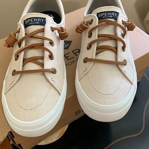 Sperry crest vibe color linen oat.